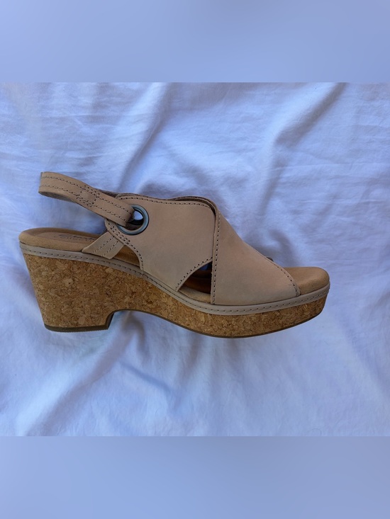 Clarks Shoes - Clarks Collection Leather Back- Velcro Strap Wedges Giselle Loop Natural Sz 8